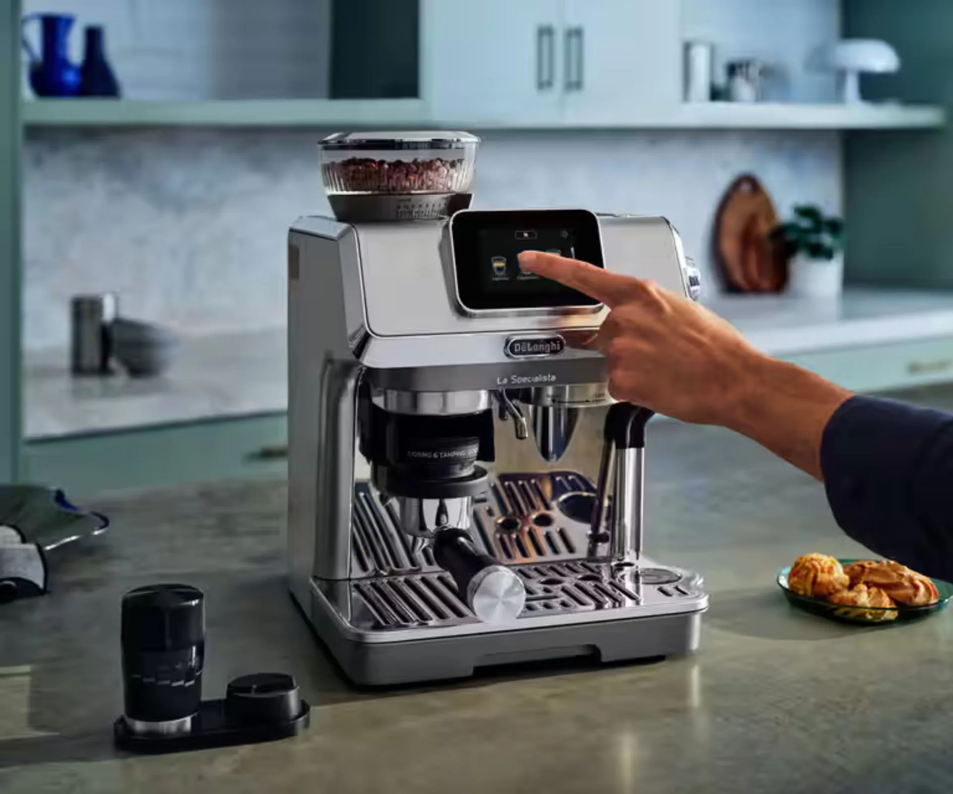 Cold Brew vs Iced Coffee, The Differences to Know 1004 coffee la specialista touch 67f7333ed881e