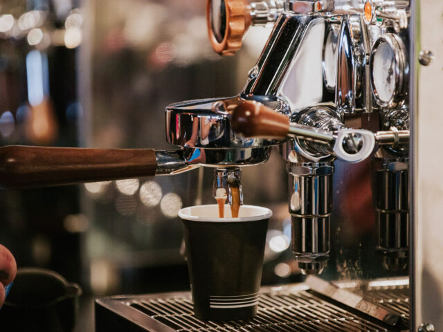 How to Use Aeropress and Make Tasty Beverage – CoffeeTimeUSA.com